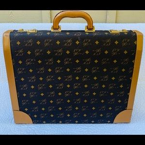 Bitchen Vintage MCW leather Briefcase!